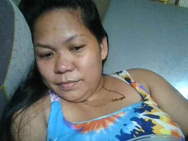 PinayHotMom webcam