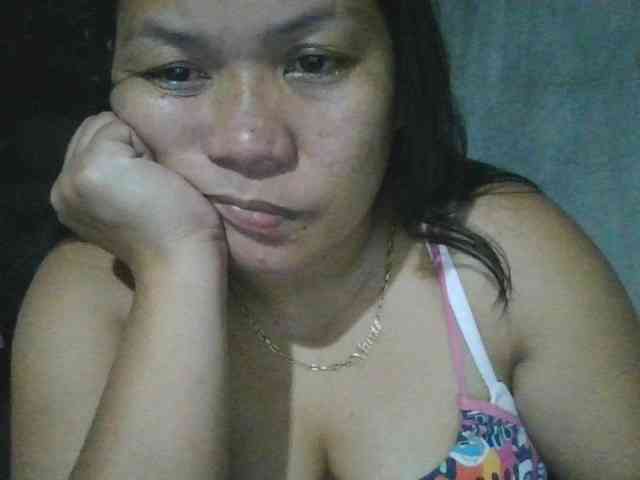 PinayHotMom webcam
