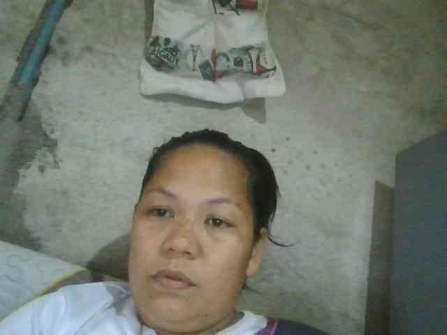 PinayHotMom webcam