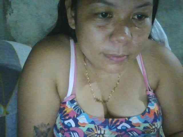 PinayHotMom webcam
