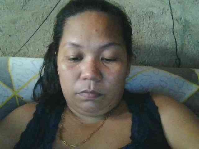 PinayHotMom webcam