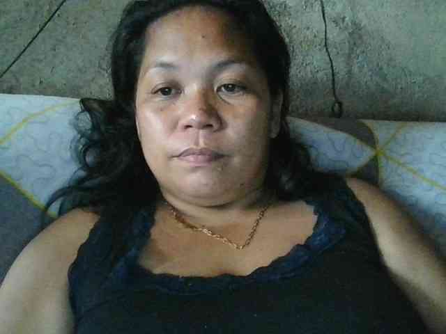 PinayHotMom webcam