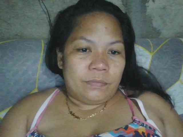 PinayHotMom webcam