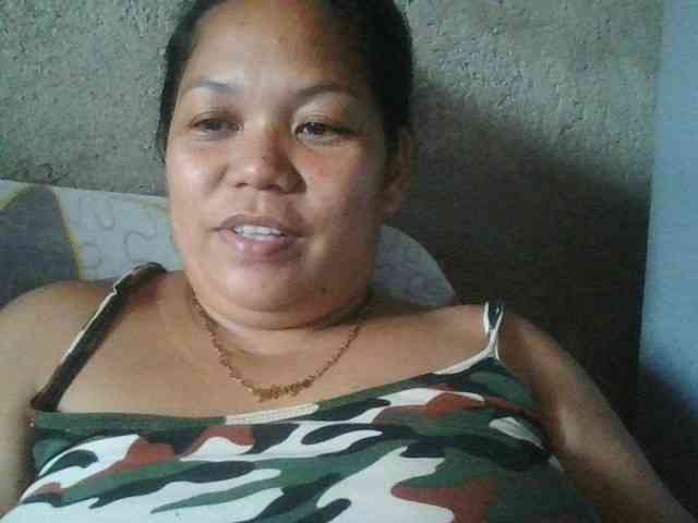 PinayHotMom webcam