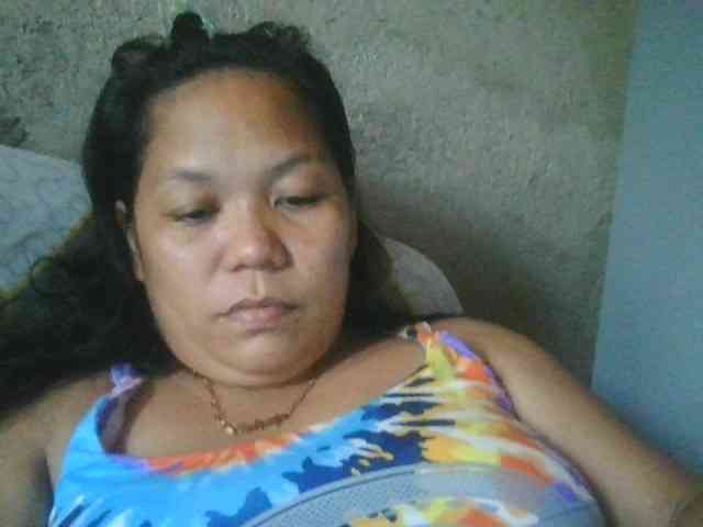 PinayHotMom webcam
