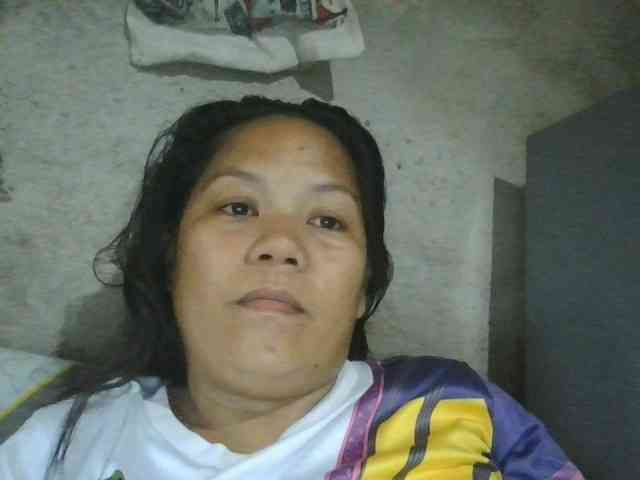 PinayHotMom webcam
