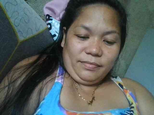 PinayHotMom webcam