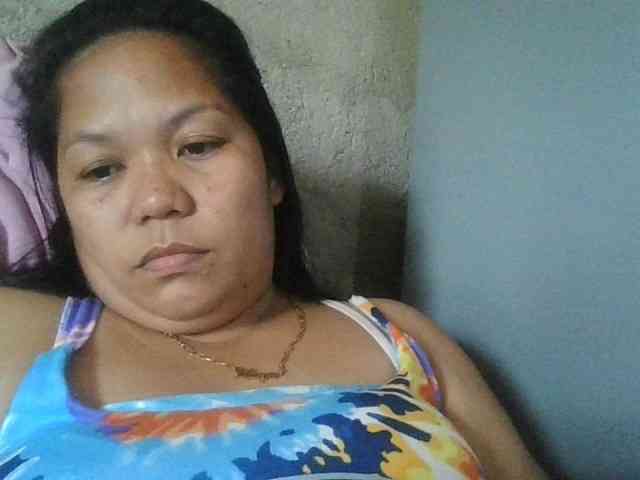PinayHotMom webcam