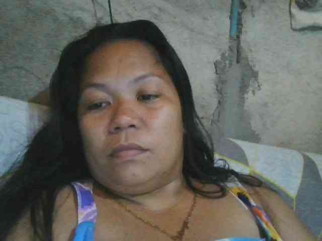 PinayHotMom webcam
