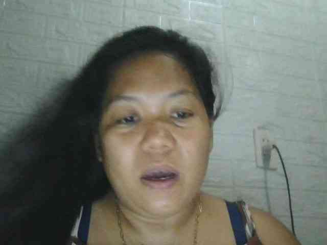 PinayHotMom webcam