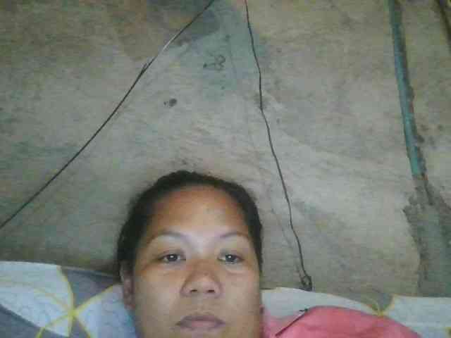 PinayHotMom webcam