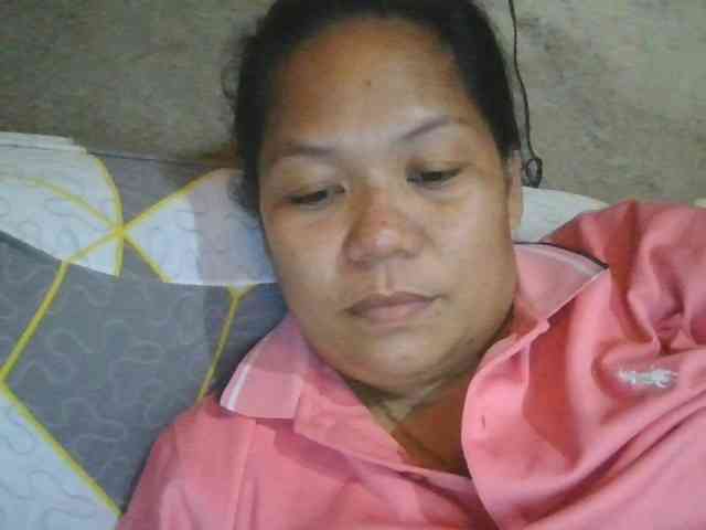 PinayHotMom webcam