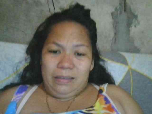 PinayHotMom webcam