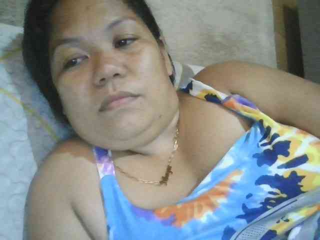 PinayHotMom webcam