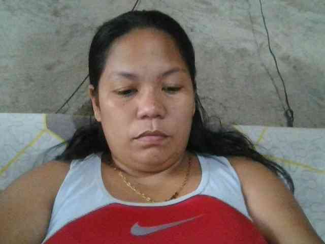 PinayHotMom webcam