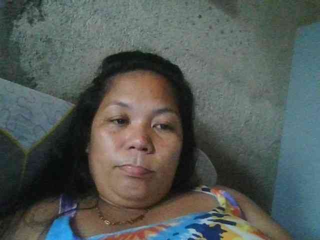 PinayHotMom webcam