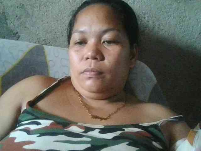 PinayHotMom webcam
