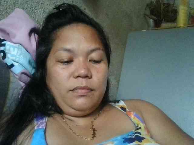 PinayHotMom webcam
