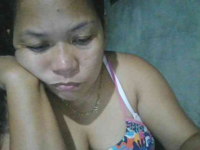 PinayHotMom webcam