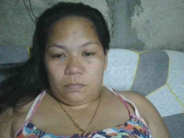 PinayHotMom webcam