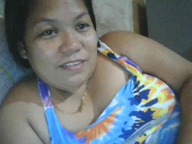 PinayHotMom webcam
