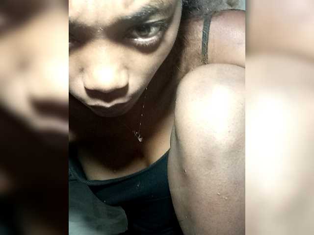 Aliah8's BongaCams show and profile