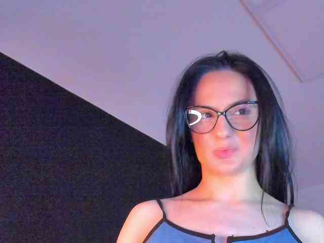 Aliceincumland webcam