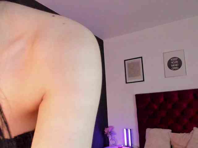 Aliceincumland webcam