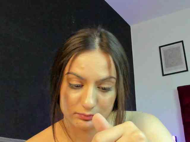 Aliceincumland webcam
