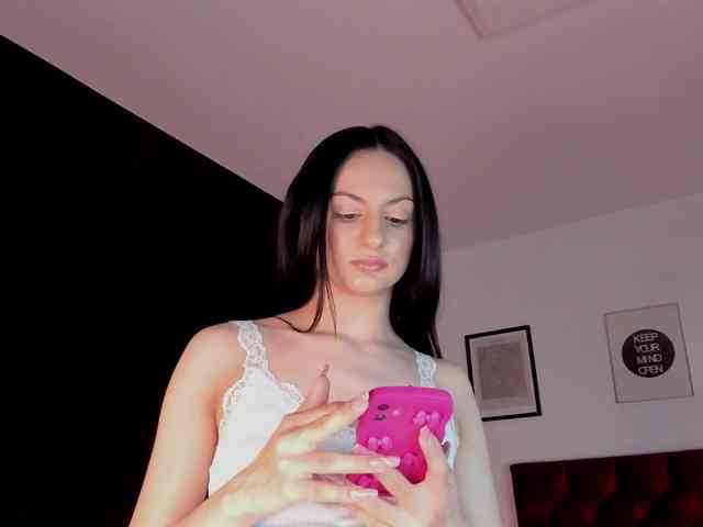 Aliceincumland webcam