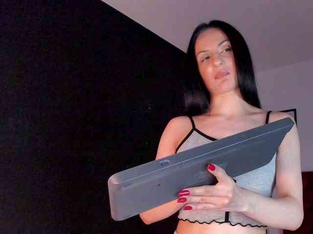 Aliceincumland webcam