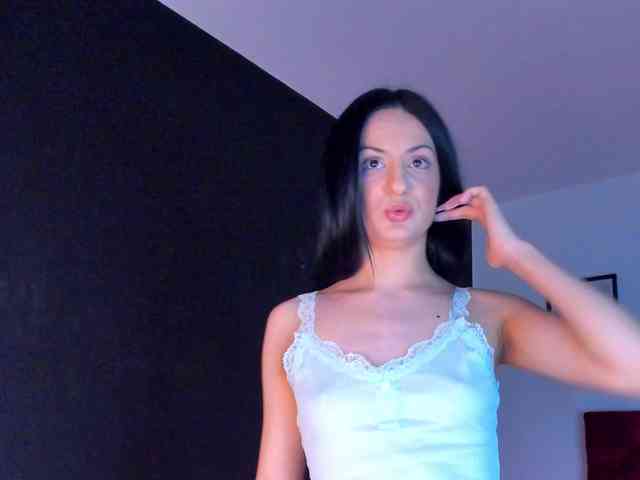 Aliceincumland webcam