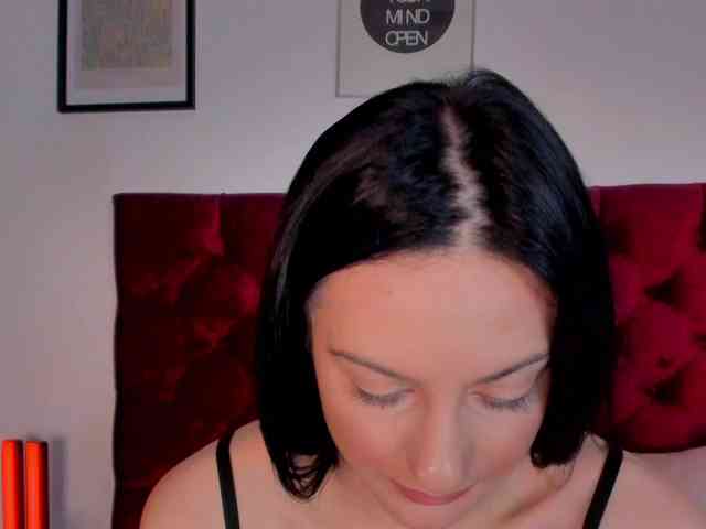 Aliceincumland Live Webcam on BongaCams