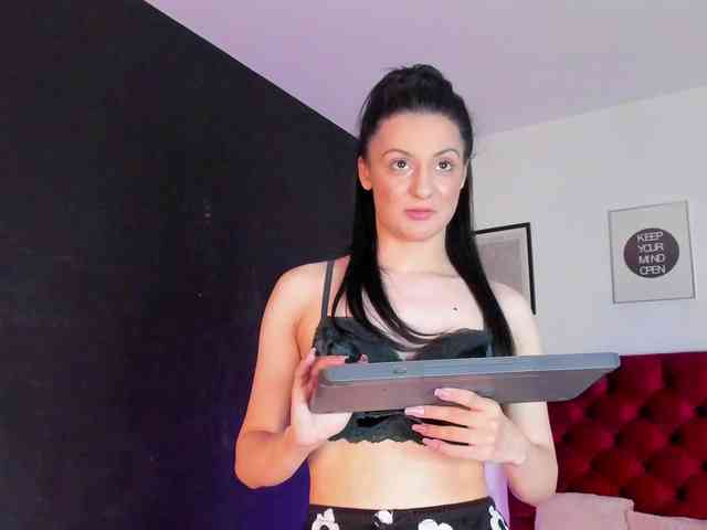 Aliceincumland webcam