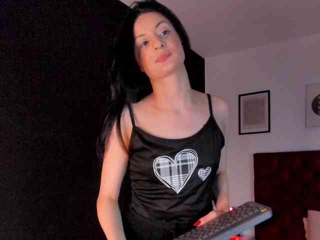 Aliceincumland Live Webcam on BongaCams