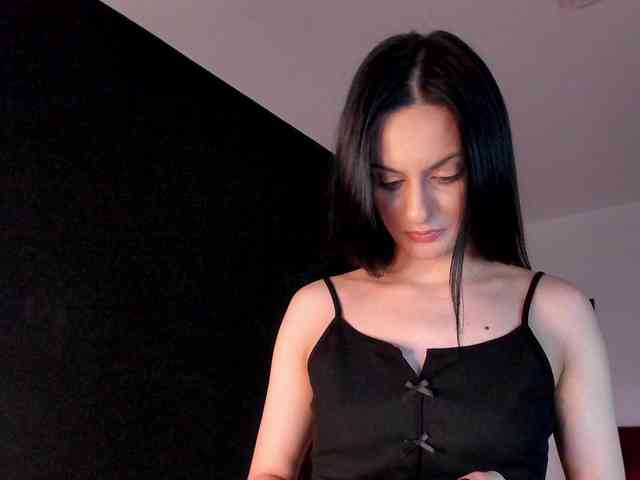 Aliceincumland webcam