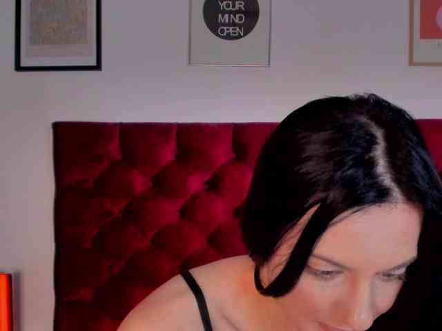 Aliceincumland webcam