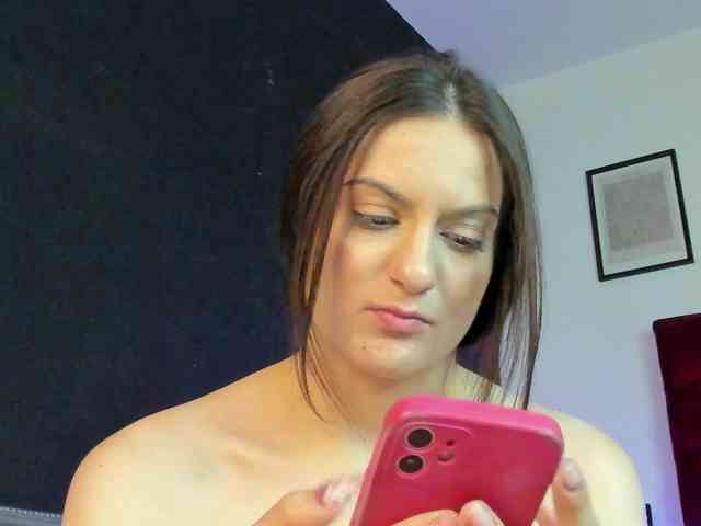 Aliceincumland webcam