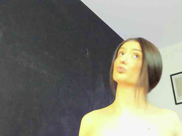 Aliceincumland webcam