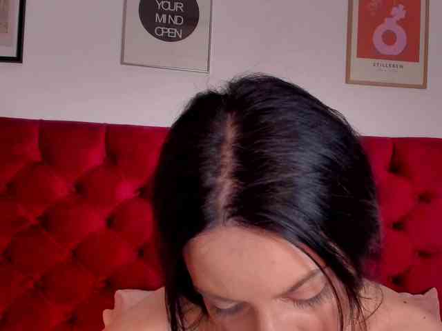 Aliceincumland webcam