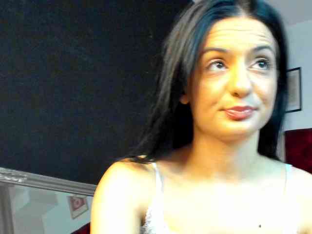 Aliceincumland webcam