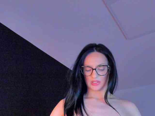 Aliceincumland webcam