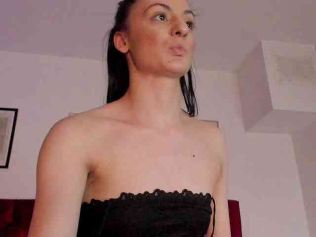 Aliceincumland webcam