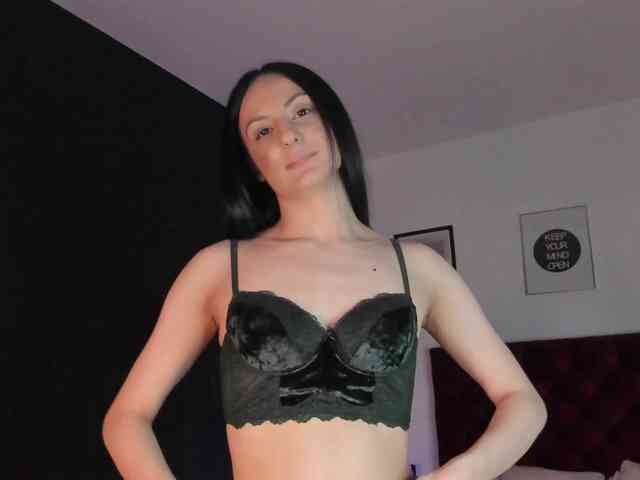 Aliceincumland webcam