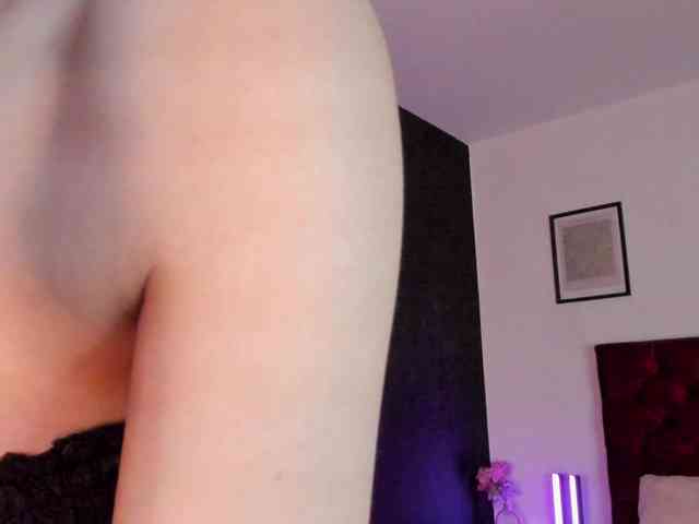 Aliceincumland webcam
