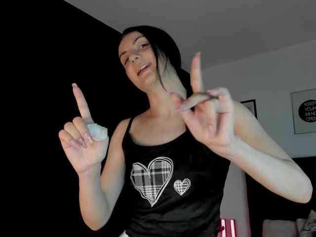 Aliceincumland webcam