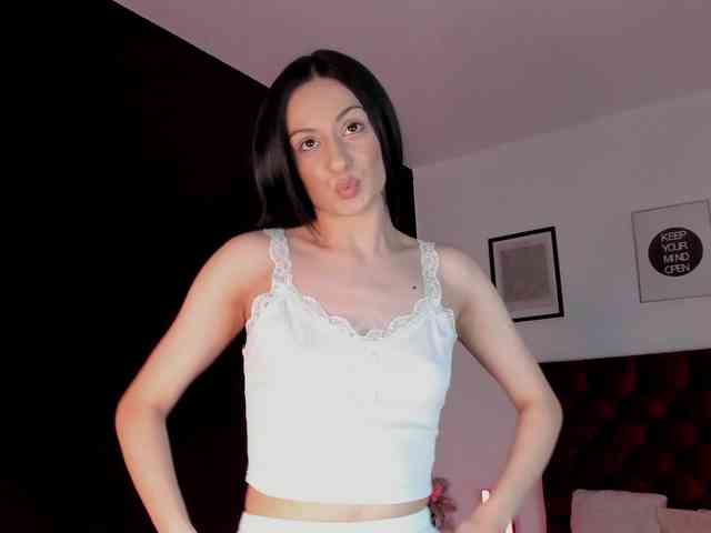 Aliceincumland webcam