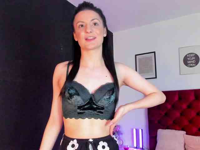 Aliceincumland webcam