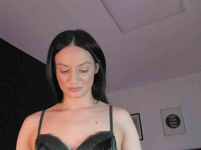 Aliceincumland webcam