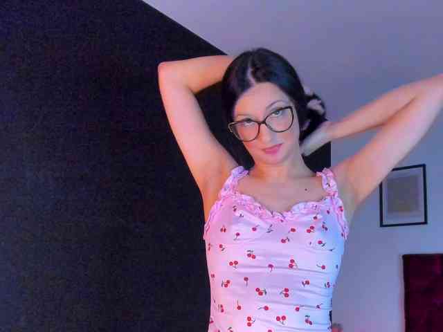 Aliceincumland webcam